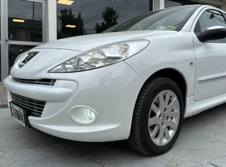 PEUGEOT 207 1.6 NAFTA MANUAL COMPACT FELINE año 2013 IMPECABLE! Financia Bco. Santander. Acércate a ORIO HNOS, SAN GENARO, concesionario oficial JMC, ISUZU, KAMA Camiones - Imagen 13