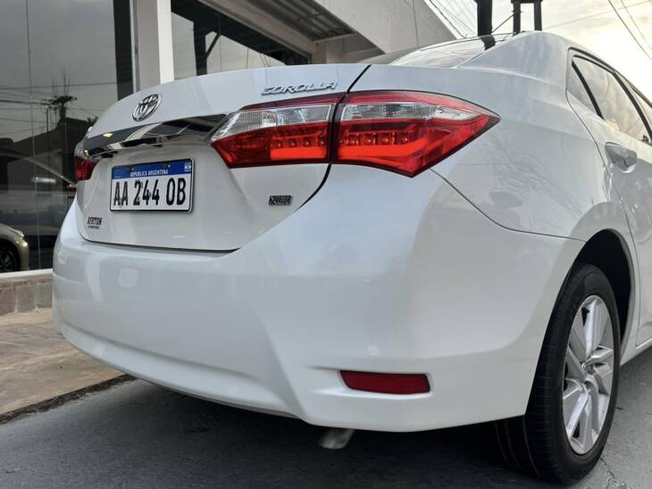 TOYOTA COROLLA 1.8 XEI CVT año 2016 muy buena unidad! Financia Bco. Santander. Acércate a ORIO HNOS, SAN GENARO, concesionario oficial JMC, ISUZU, KAMA Camiones - Imagen 4