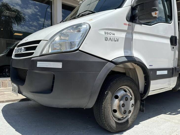 IVECO DAILY 35C14 PASO 3750 CHASIS con CABINA año 2015 IMPECABLE! Financia Bco. Santander. Acércate a ORIO HNOS, SAN GENARO, concesionario oficial JMC, ISUZU, KAMA Camiones - Imagen 12