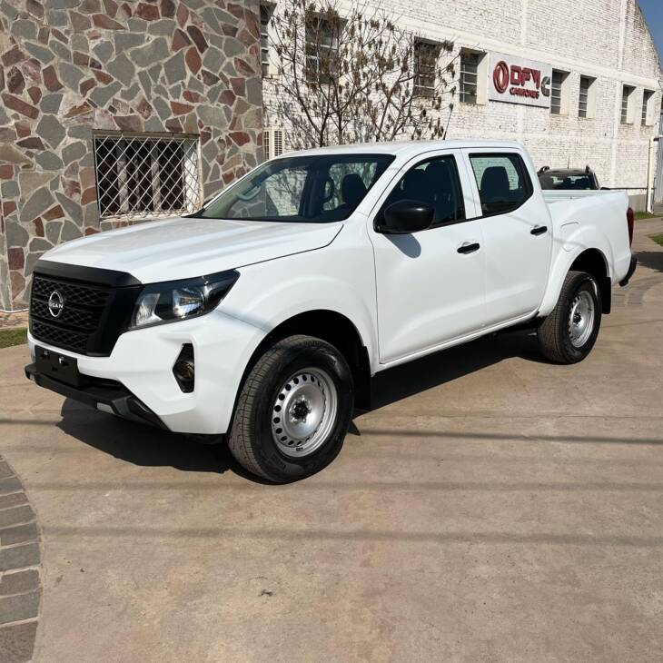 Nissan FRONTIER D/CABINA 2.3 TDI AUTOMATICA S 4x2 0Km My2024. Financia Bco. Santander. Acércate a ORIO HNOS, SAN GENARO, concesionario oficial JMC, ISUZU, KAMA Camiones