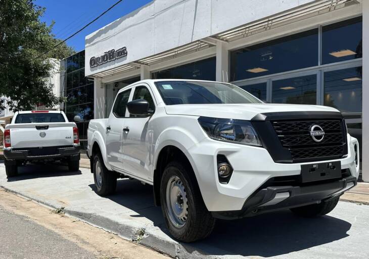 Nissan FRONTIER D/CABINA 2.3 TDI MANUAL S 4x2 0Km My2025. Financia Bco. Santander. Acércate a ORIO HNOS, SAN GENARO, concesionario oficial JMC, ISUZU, KAMA Camiones