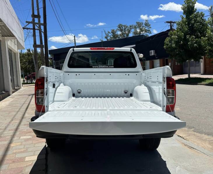 Nissan FRONTIER D/CABINA 2.3 TDI MANUAL S 4x2 0Km My2025. Financia Bco. Santander. Acércate a ORIO HNOS, SAN GENARO, concesionario oficial JMC, ISUZU, KAMA Camiones - Imagen 5