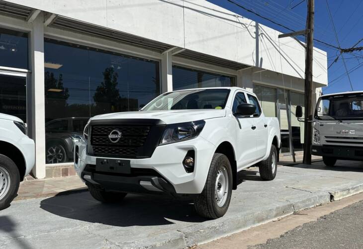 Nissan FRONTIER D/CABINA 2.3 TDI MANUAL S 4x4 0Km My2024. Financia Bco. Santander. Acércate a ORIO HNOS, SAN GENARO, concesionario oficial JMC, ISUZU, KAMA Camiones