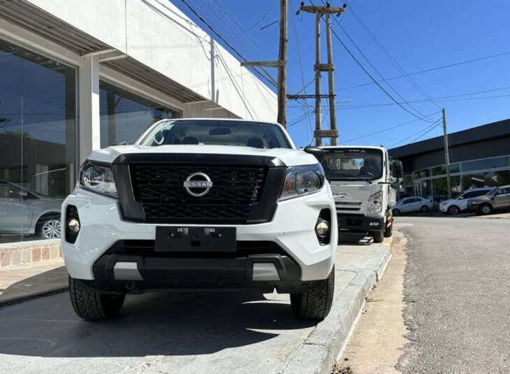 Nissan FRONTIER D/CABINA 2.3 TDI MANUAL S 4x4 0Km My2024. Financia Bco. Santander. Acércate a ORIO HNOS, SAN GENARO, concesionario oficial JMC, ISUZU, KAMA Camiones - Imagen 7