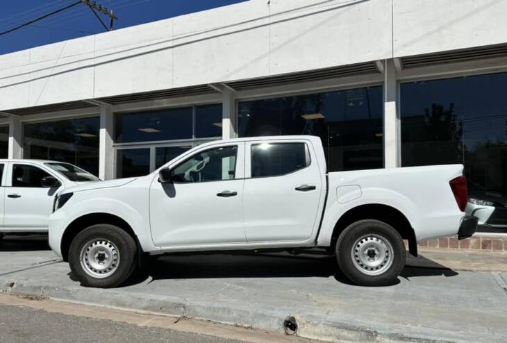 Nissan FRONTIER D/CABINA 2.3 TDI MANUAL S 4x4 0Km My2024. Financia Bco. Santander. Acércate a ORIO HNOS, SAN GENARO, concesionario oficial JMC, ISUZU, KAMA Camiones - Imagen 2