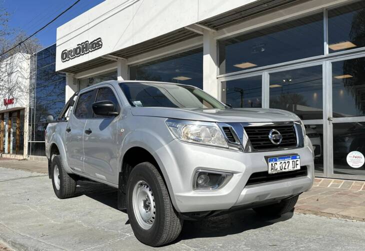 NISSAN NP300 FRONTIER 2.3 TDI MANUAL SE 4x2 año 2017 FUNCIONA PERFECTO! Financia Bco. Santander. Acércate a ORIO HNOS, SAN GENARO, concesionario oficial SHINERAY