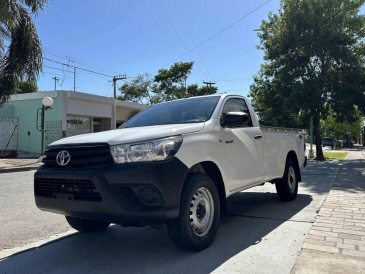 Toyota HILUX C/SIMPLE 2.4 TDI MANUAL 4x4 año 2018 SUPER RECOMENDABLE! Financia Bco. Santander. Acércate a ORIO HNOS, SAN GENARO, concesionario oficial SHINERAY - Imagen 7