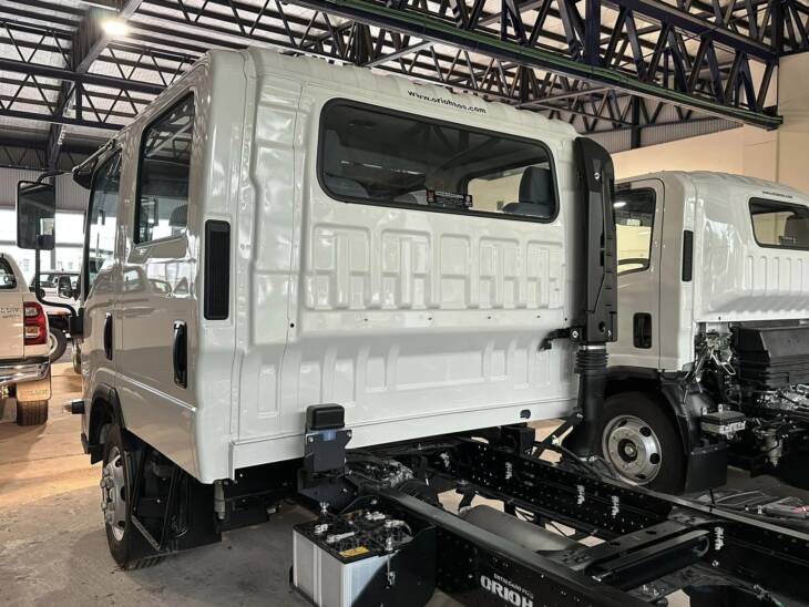 ISUZU NPR 75 CABINA DOBLE 5,2cc 160cv 7 PASAJ. 0Km my2023 DISPONIBLE. Financia Bco. Santander. Acércate a ORIO HNOS, SAN GENARO, concesionario oficial DFM, JMC, ISUZU, KAMA Camiones - Imagen 18