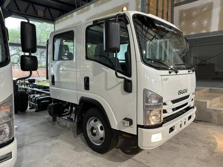 ISUZU NPR 75 CABINA DOBLE 5,2cc 160cv 7 PASAJ. 0Km my2023 DISPONIBLE. Financia Bco. Santander. Acércate a ORIO HNOS, SAN GENARO, concesionario oficial DFM, JMC, ISUZU, KAMA Camiones - Imagen 13