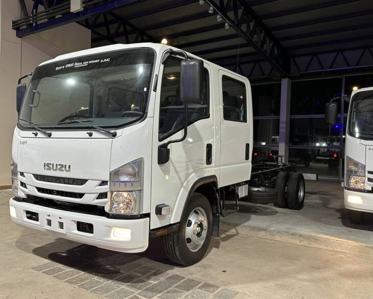 ISUZU NPR 75 CABINA DOBLE 5,2cc 160cv 7 PASAJ. 0Km my2023 DISPONIBLE. Financia Bco. Santander. Acércate a ORIO HNOS, SAN GENARO, concesionario oficial DFM, JMC, ISUZU, KAMA Camiones - Imagen 14