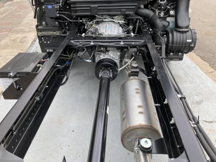ISUZU NPR75 CABINA SIMPLE CHASIS CORTO 0Km my2025. Financia Bco. Santander. Acércate a ORIO HNOS, SAN GENARO, concesionario oficial DFM, JMC, ISUZU, KAMA Camiones - Imagen 18