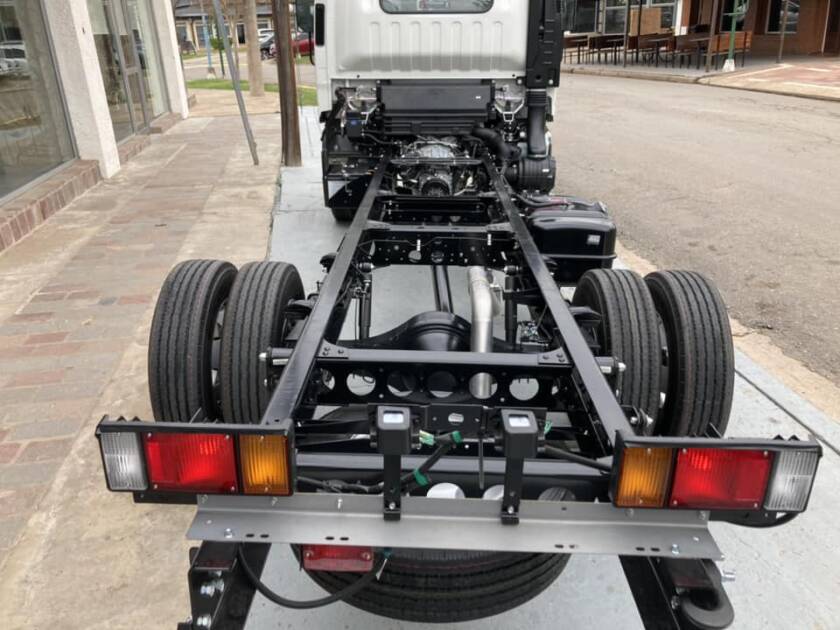 ISUZU NPR75 CABINA SIMPLE CHASIS CORTO 0Km my2025. Financia Bco ...