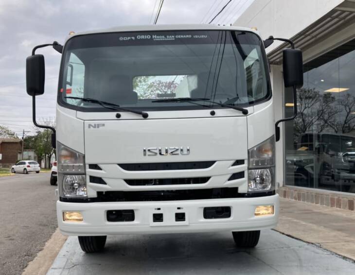 ISUZU NPR75 CABINA SIMPLE CHASIS CORTO 0Km my2025. Financia Bco. Santander. Acércate a ORIO HNOS, SAN GENARO, concesionario oficial DFM, JMC, ISUZU, KAMA Camiones - Imagen 6