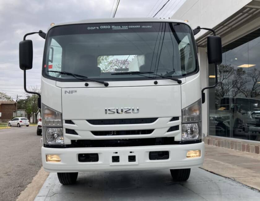 ISUZU NPR75 CABINA SIMPLE CHASIS CORTO 0Km my2025. Financia Bco ...