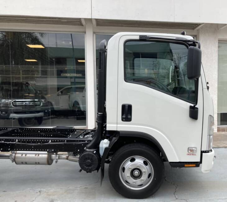 ISUZU NPR75 CABINA SIMPLE CHASIS CORTO 0Km my2025. Financia Bco. Santander. Acércate a ORIO HNOS, SAN GENARO, concesionario oficial DFM, JMC, ISUZU, KAMA Camiones - Imagen 9