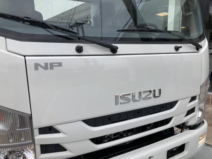 ISUZU NPR75 CABINA SIMPLE CHASIS CORTO 0Km my2025. Financia Bco. Santander. Acércate a ORIO HNOS, SAN GENARO, concesionario oficial DFM, JMC, ISUZU, KAMA Camiones - Imagen 8