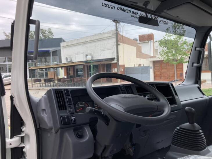 ISUZU NPR75 CABINA SIMPLE CHASIS CORTO 0Km my2025. Financia Bco. Santander. Acércate a ORIO HNOS, SAN GENARO, concesionario oficial DFM, JMC, ISUZU, KAMA Camiones - Imagen 11