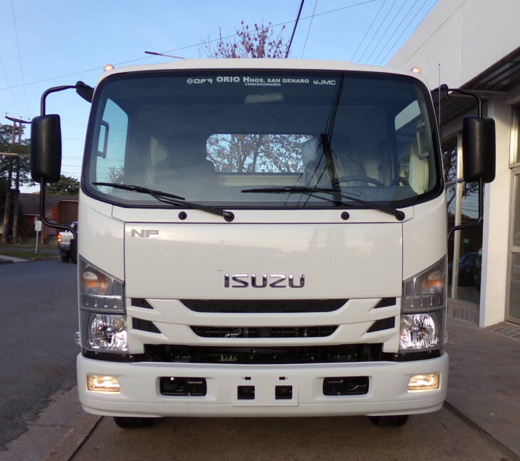 ISUZU NPR75 CABINA SIMPLE LARGO 0Km my2024 DISPONIBLES. Financia Bco. Santander. Acércate a ORIO HNOS, SAN GENARO, concesionario oficial DFM, JMC, ISUZU, KAMA Camiones - Imagen 5