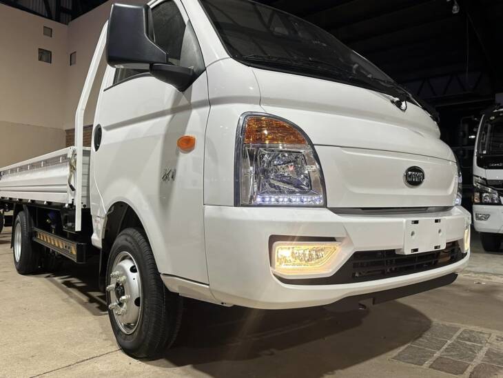 KAMA X1 CABINA SIMPLE DIESEL con CAJA DE CARGA ORIGINAL 0Km My2025! Para 3 Toneladas. DISPONIBLES. Financia Bco. Santander. Acércate a ORIO HNOS, SAN GENARO, concesionario oficial JMC, ISUZU, KAMA Camiones - Imagen 12