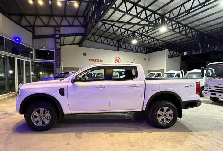 Ford RANGER D/C 3.0 V6 A/T XLS 4x4 0Km My2024 RAZA FUERTE.  Financia Bco. Santander. Acércate a ORIO HNOS, SAN GENARO, concesionario oficial SHINERAY - Imagen 3