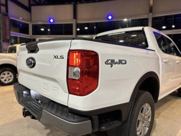 Ford RANGER D/C 3.0 V6 A/T XLS 4x4 0Km My2024 RAZA FUERTE.  Financia Bco. Santander. Acércate a ORIO HNOS, SAN GENARO, concesionario oficial SHINERAY - Imagen 7