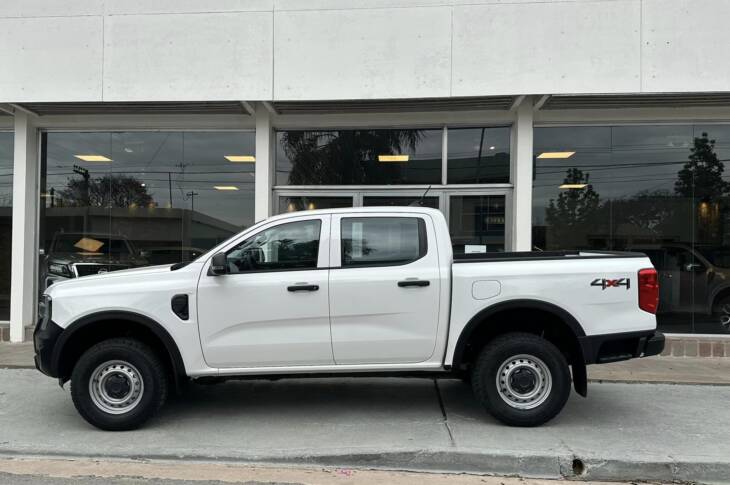 FORD RANGER D/CABINA 2.0 TDI XL M/T 4x4 0Km My2023 DISPONIBLE! Financia Bco. Santander. Acércate a ORIO HNOS, SAN GENARO, concesionario oficial SHINERAY - Imagen 2