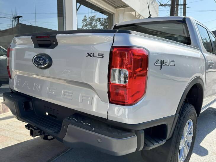 Ford RANGER D/C 3.0 V6 A/T XLS 4x4 0Km My2024, con 250cv y 600Nm. IMPONENTE!  Financia Bco. Santander. Acércate a ORIO HNOS, SAN GENARO, concesionario oficial SHINERAY - Imagen 4