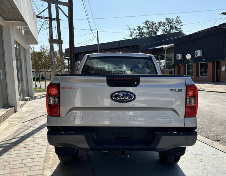 Ford RANGER D/C 3.0 V6 A/T XLS 4x4 0Km My2024, con 250cv y 600Nm. IMPONENTE!  Financia Bco. Santander. Acércate a ORIO HNOS, SAN GENARO, concesionario oficial SHINERAY - Imagen 5