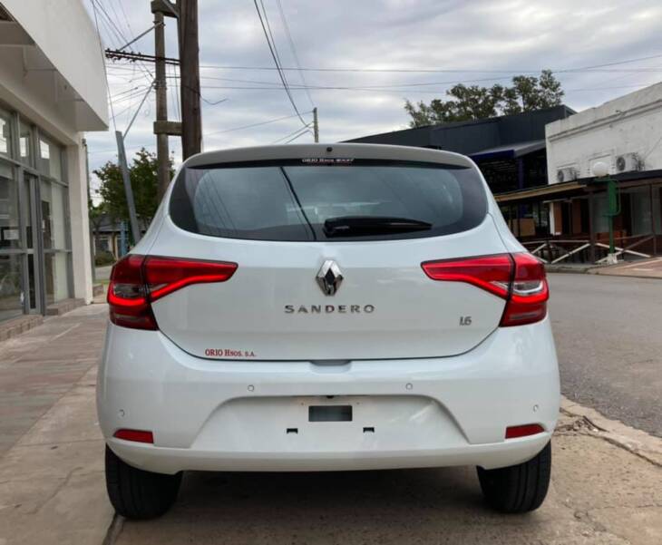 RENAULT SANDERO PH2 1.6 16v INTENSE MANUAL 0Km my2025. Financia Bco. Santander. Acércate a ORIO HNOS, SAN GENARO, concesionario oficial SHINERAY - Imagen 4