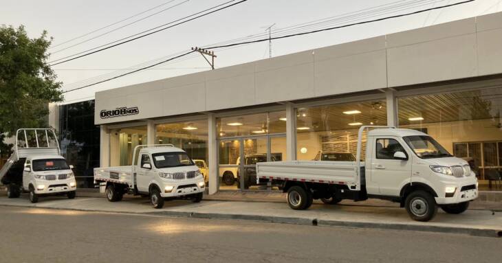 SHINERAY T 30 CHASIS con DUALES p/2Ton. 0Km my2023 DISPONIBLES. Financia Bco. Santander. Acércate a ORIO HNOS, SAN GENARO, concesionario oficial SHINERAY - Imagen 2