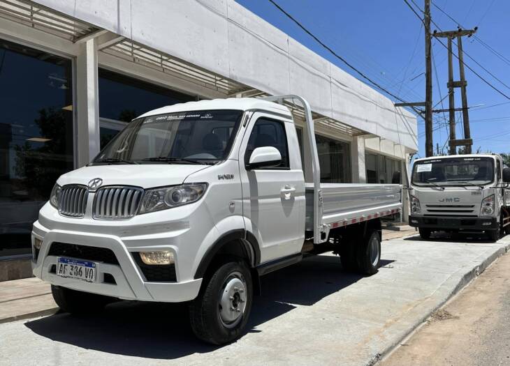 SHINERAY T30 C/SIMPLE CHASIS con DUALES año 2022 IMPECABLE! Financia Bco. Santander. Acércate a ORIO HNOS, SAN GENARO, concesionario oficial JMC, ISUZU, KAMA Camiones