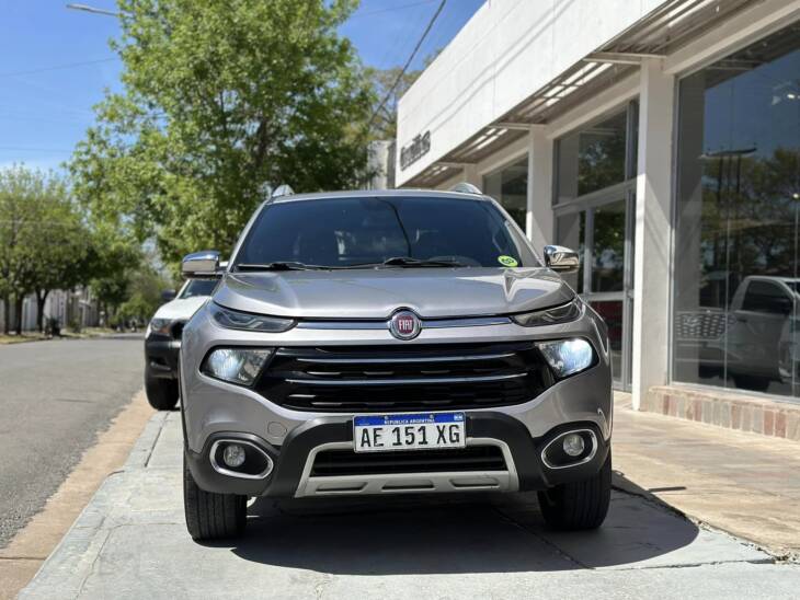 FIAT TORO RANCH 2.0 TDI AT9 4x4 año 2020 IMPECABLE! Financia Bco. Santander. Acércate a ORIO HNOS, SAN GENARO, concesionario oficial JMC, ISUZU, KAMA Camiones - Imagen 8