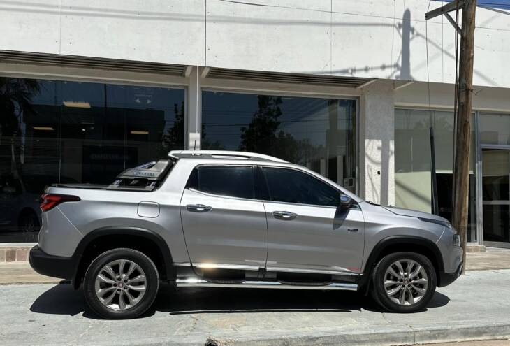 FIAT TORO RANCH 2.0 TDI AT9 4x4 año 2020 IMPECABLE! Financia Bco. Santander. Acércate a ORIO HNOS, SAN GENARO, concesionario oficial JMC, ISUZU, KAMA Camiones - Imagen 2