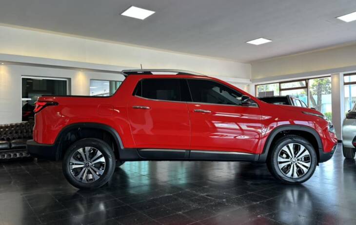 Fiat TORO D/C VOLCANO 1.3 TURBO NAFTA 16v A/T6 4x2 0Km My2024. Financia Bco. Santander. Acércate a ORIO HNOS, SAN GENARO, concesionario oficial SHINERAY - Imagen 9