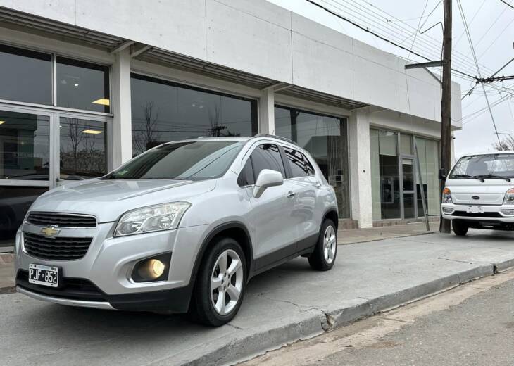 CHEVROLET TRACKER 1.8 AWD LTZ+ año 2015 TOPE DE GAMA, EXCELENTE! Financia Bco. Santander. Acércate a ORIO HNOS, SAN GENARO, concesionario oficial SHINERAY