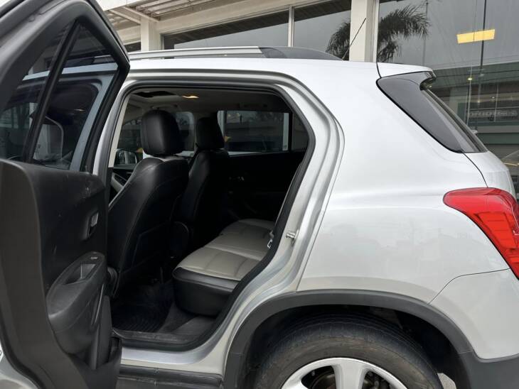 CHEVROLET TRACKER 1.8 AWD LTZ+ año 2015 TOPE DE GAMA, EXCELENTE! Financia Bco. Santander. Acércate a ORIO HNOS, SAN GENARO, concesionario oficial SHINERAY - Imagen 11