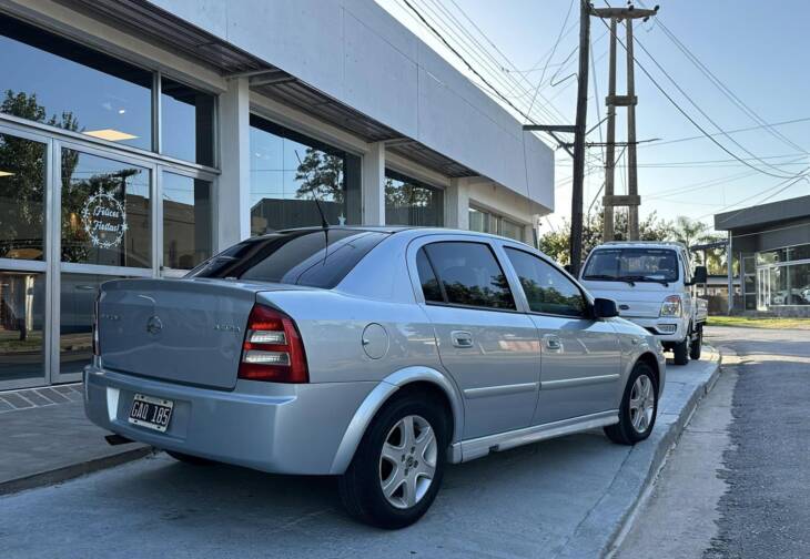 CHEVROLET ASTRA 5 PUERTAS 2.0 NAFTA GL 2007 IMPECABLE! Acércate a ORIO HNOS, SAN GENARO, concesionario oficial SHINERAY - Imagen 3