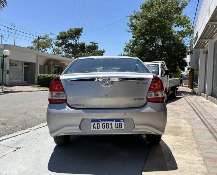 ETIOS 4 PUERTAS 1.5 NAFTA 6M/T XLS año 2018 IMPECABLE! Financia Bco. Santander. Acércate a ORIO HNOS, SAN GENARO, concesionario oficial SHINERAY - Imagen 4