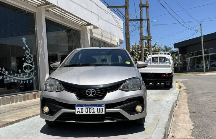 ETIOS 4 PUERTAS 1.5 NAFTA 6M/T XLS año 2018 IMPECABLE! Financia Bco. Santander. Acércate a ORIO HNOS, SAN GENARO, concesionario oficial SHINERAY - Imagen 8