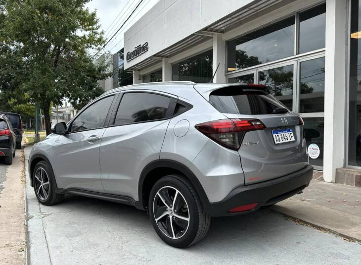 HRV EXL CVT año 2019 linea nueva. Impecable! Financia Bco. Santander. Acércate a ORIO HNOS, SAN GENARO, concesionario oficial JMC, ISUZU, KAMA Camiones - Imagen 3