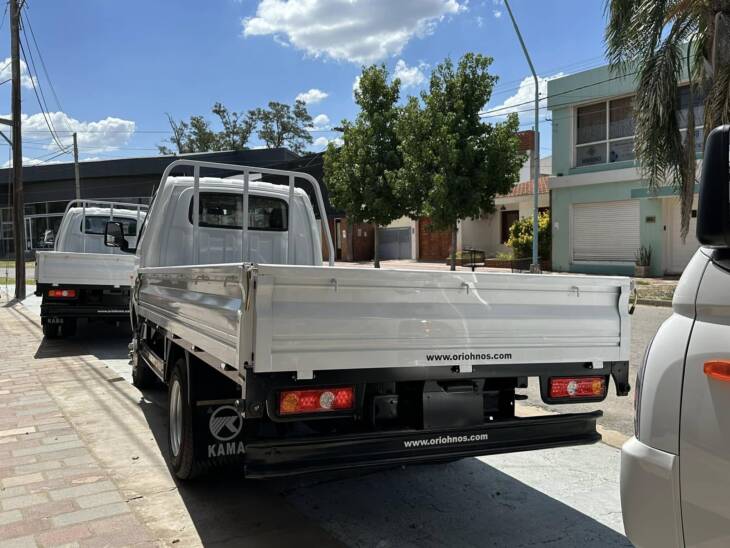 KAMA X1 CABINA SIMPLE DIESEL con CAJA DE CARGA 0Km My2025! Para 3 Toneladas. Financia Bco. Santander. Acércate a ORIO HNOS, SAN GENARO, concesionario oficial JMC, ISUZU, KAMA Camiones - Imagen 7