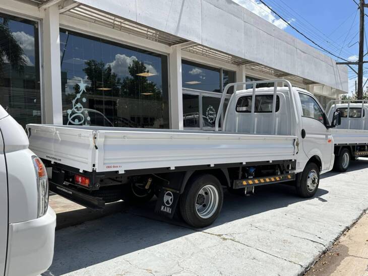 KAMA X1 CABINA SIMPLE DIESEL con CAJA DE CARGA 0Km My2025! Para 3 Toneladas. Financia Bco. Santander. Acércate a ORIO HNOS, SAN GENARO, concesionario oficial JMC, ISUZU, KAMA Camiones - Imagen 4