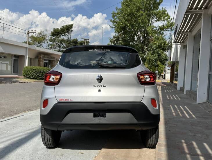 KWID ICONIC 1.0 BITONO 0Km My2025 DISPONIBLE! Financia Bco. Santander. Acércate a ORIO HNOS, SAN GENARO, concesionario oficial SHINERAY - Imagen 4