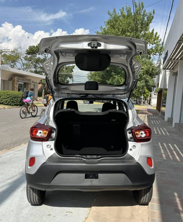 KWID ICONIC 1.0 BITONO 0Km My2025 DISPONIBLE! Financia Bco. Santander. Acércate a ORIO HNOS, SAN GENARO, concesionario oficial SHINERAY - Imagen 5