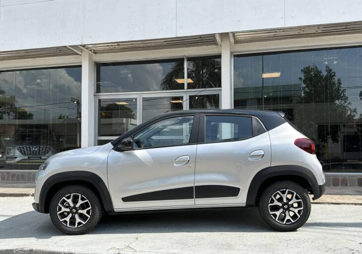 KWID ICONIC 1.0 BITONO 0Km My2025 DISPONIBLE! Financia Bco. Santander. Acércate a ORIO HNOS, SAN GENARO, concesionario oficial SHINERAY - Imagen 2