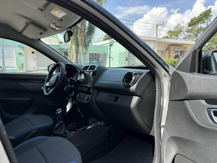 KWID ICONIC 1.0 BITONO 0Km My2025 DISPONIBLE! Financia Bco. Santander. Acércate a ORIO HNOS, SAN GENARO, concesionario oficial SHINERAY - Imagen 12
