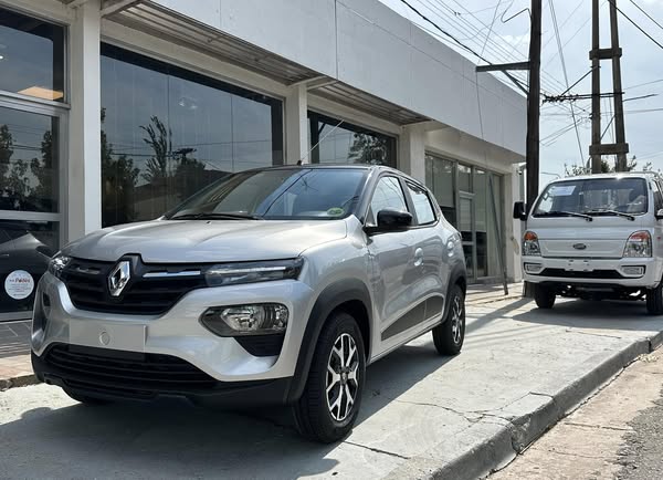 KWID ICONIC 1.0 BITONO 0Km My2025 DISPONIBLE! Financia Bco. Santander. Acércate a ORIO HNOS, SAN GENARO, concesionario oficial SHINERAY