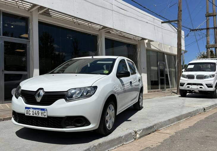 SANDERO 1.6 EXPRESSION año 2017. Financia Bco. Santander. Acércate a ORIO HNOS, SAN GENARO, concesionario oficial SHINERAY