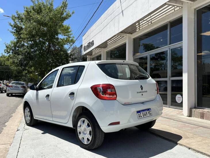SANDERO 1.6 EXPRESSION año 2017. Financia Bco. Santander. Acércate a ORIO HNOS, SAN GENARO, concesionario oficial SHINERAY - Imagen 3