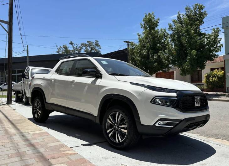 FIAT TORO 1.3 TURBO NAFTA AUTOMATICA FREEDOM 4X2 0Km My2025 DISPONIBLE. Financia Bco. Santander. Acércate a ORIO HNOS, SAN GENARO, concesionario oficial JMC, ISUZU, KAMA Camiones - Imagen 8